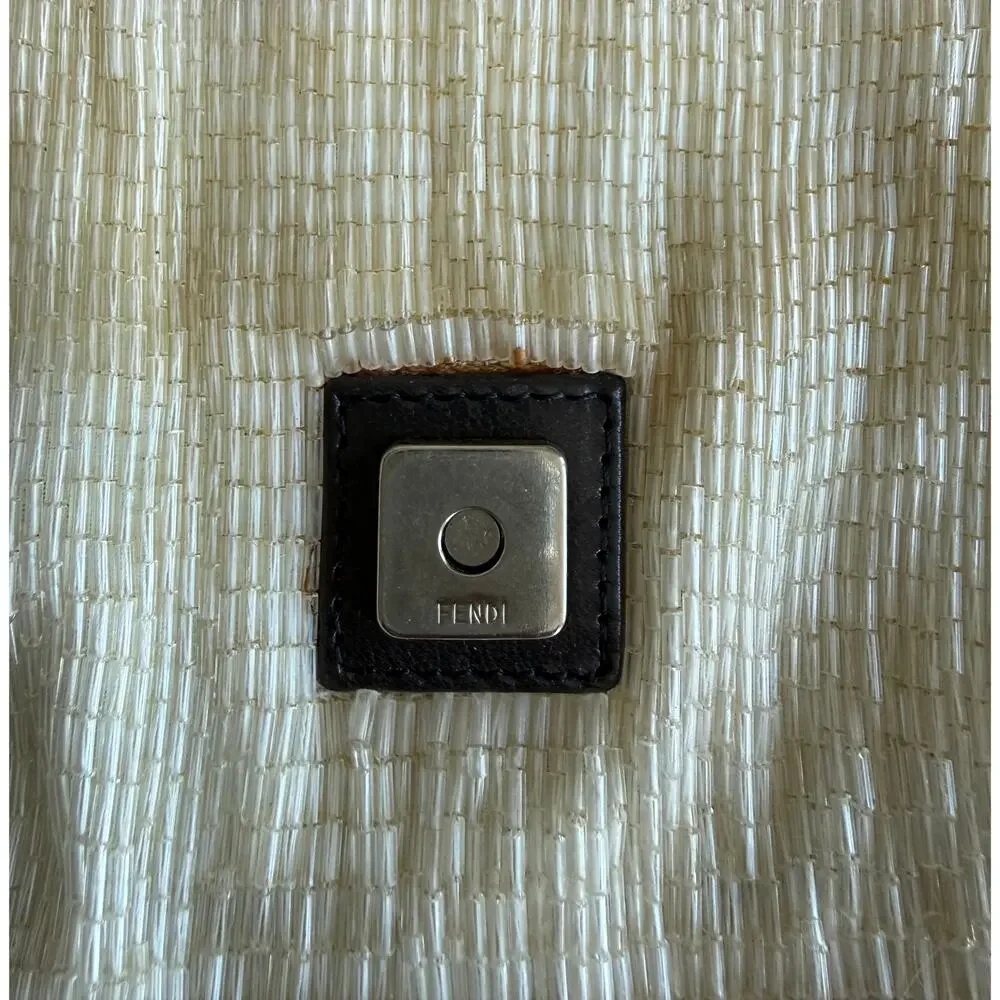 Vintage White Beaded Fendi Baguette Bag - Picture 5 of 13